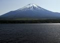 Japonya’da bir baba, Fuji Dağı’na tırmanmak için 7 yaşındaki çocuğunu 2 bin metrede yalnız bıraktı