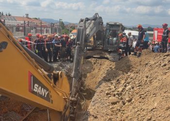Tuzla’da inşaat alanında göçük meydana geldi
