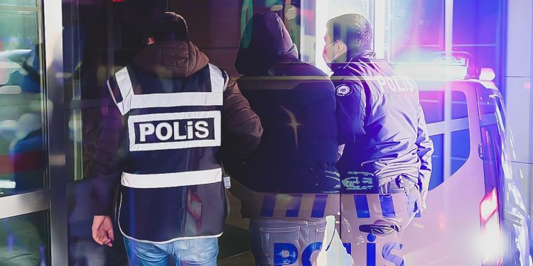Vize danışmanlığı soruşturmasında 38 şüpheliye tutuklama talebi