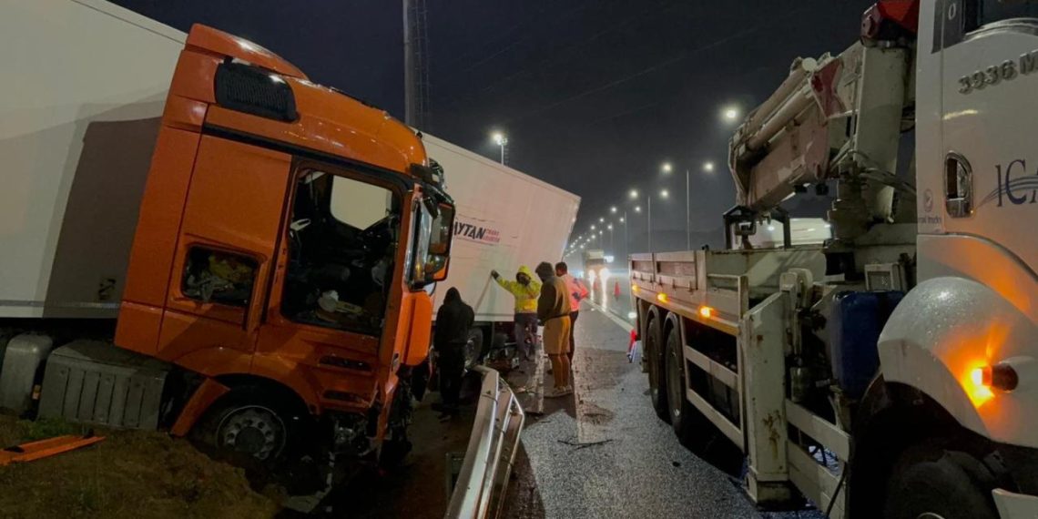 İstanbul’da sağanak nedeniyle kazalar meydana geldi