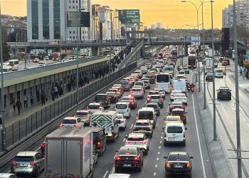 İstanbul’da sürücüler dikkat: Çok sayıda yol trafiğe kapandı