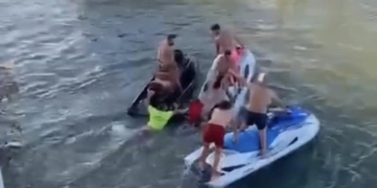 Köprünün ayağına çarpan jetskideki 1 kişi öldü, 1 kişi yaralandı