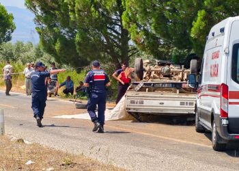 Aydın’da kamyonet devrildi: 2 ölü, 1 yaralı