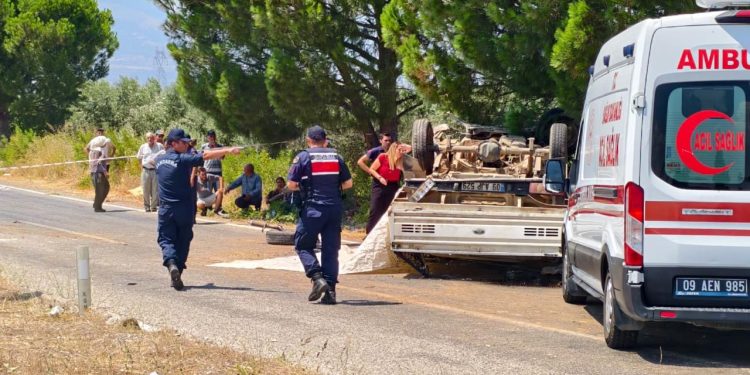 Aydın’da kamyonet devrildi: 2 ölü, 1 yaralı
