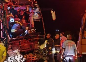 Gaziantep’te yolcu otobüsü tıra çarptı: 2 ölü, 17 yaralı