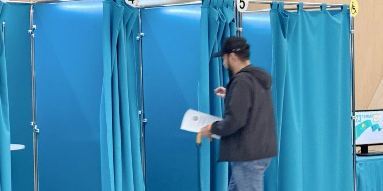 Kazakistan’da tek meclisli Kurultay’ın ilk seçimi yapılıyor