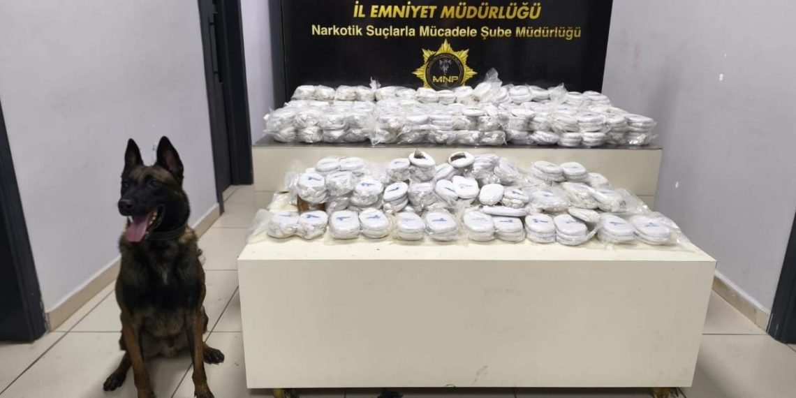 Mersin’de uyuşturucu operasyonu: 3 kilo 490 gram kokain ele