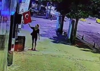 Muğla’da Türk bayrağını yakan şüpheli yakalandı