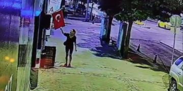 Muğla’da Türk bayrağını yakan şüpheli yakalandı