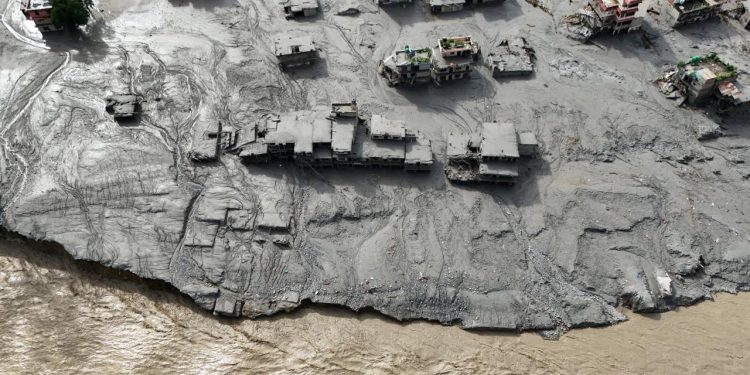 Nepal’deki selde can kaybı 332’ye çıktı
