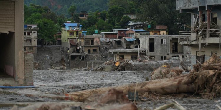 Nepal’deki selde hayatını kaybedenlerin sayısı 389’a çıktı