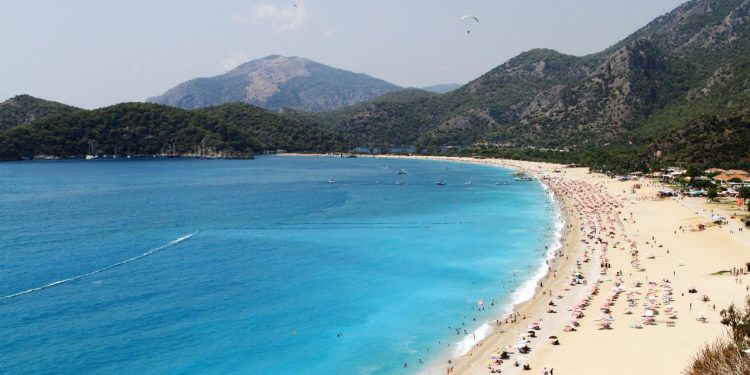 Ölüdeniz Avrupa’nın en değerli 4. plajı oldu