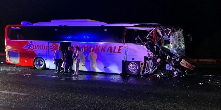 Anadolu Otoyolu’nda otobüs kazası: 9 yaralı