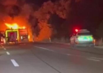 TEM’de korku dolu anlar: Yolcu otobüsü alev topuna döndü