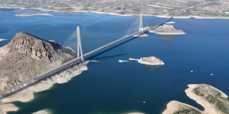 Elazığ ile Tunceli, Pertek Köprüsü ile kesintisiz kara yoluna kavuşacak