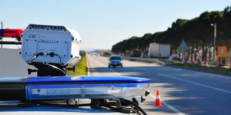 Balıkesir’de trafik uygulama noktalarını paylaşan 7 zanlı yakalandı