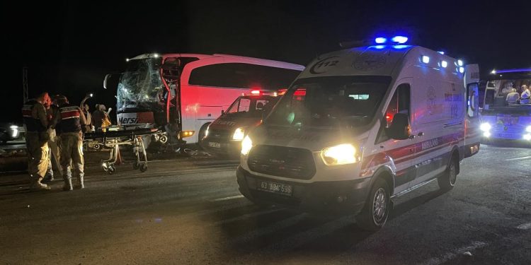 Şanlıurfa’da 2 yolcu otobüsü çarpıştı: Yaralılar var