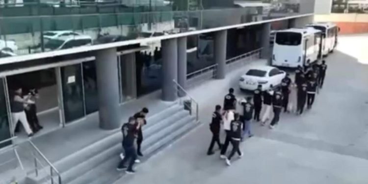 Siber suçlarla mücadele operasyonlarında 37 kişi tutuklandı