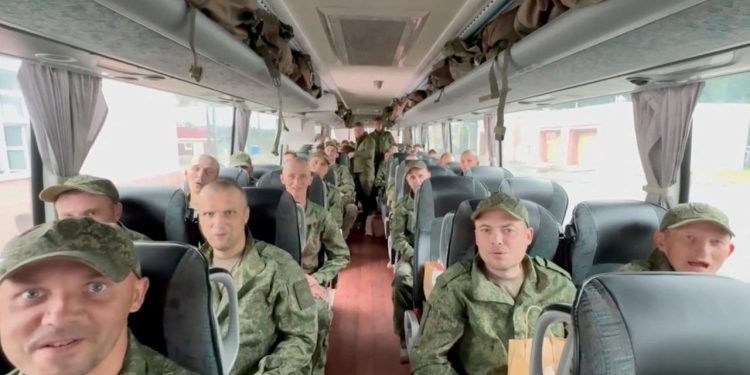 Rusya ile Ukrayna karşılıklı olarak 103 esir askeri takas etti
