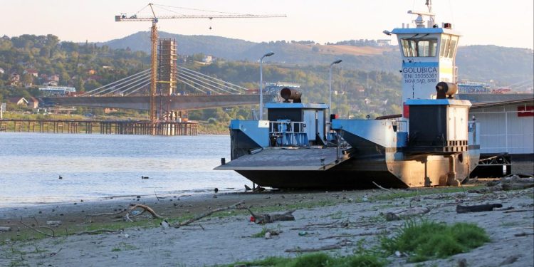 Tuna Nehri’nin su seviyesinde düşüş sürüyor