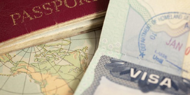 15 günlük turist vizesiyle girdiği ülkede 26 yıl yaşayan adam tutuklandı