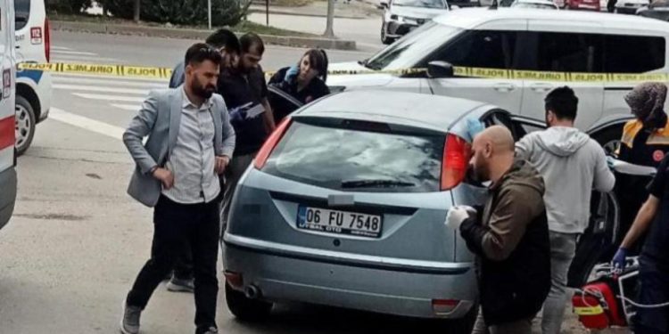 Ankara’da park halindeki otomobilde 2 kişi ölü bulundu