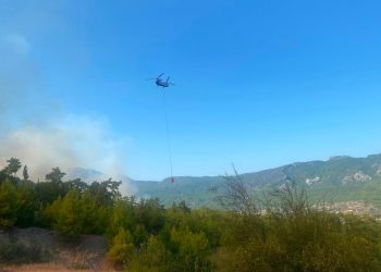 Antalya’da orman yangını: Havadan ve karadan müdahale ediliyor