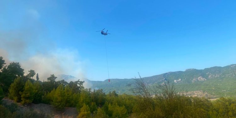 Antalya’da orman yangını: Havadan ve karadan müdahale ediliyor