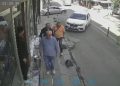 Bayrampaşa’da kaza yapan otomobil kaldırımdaki yayalara çarptı: 5 yaralı