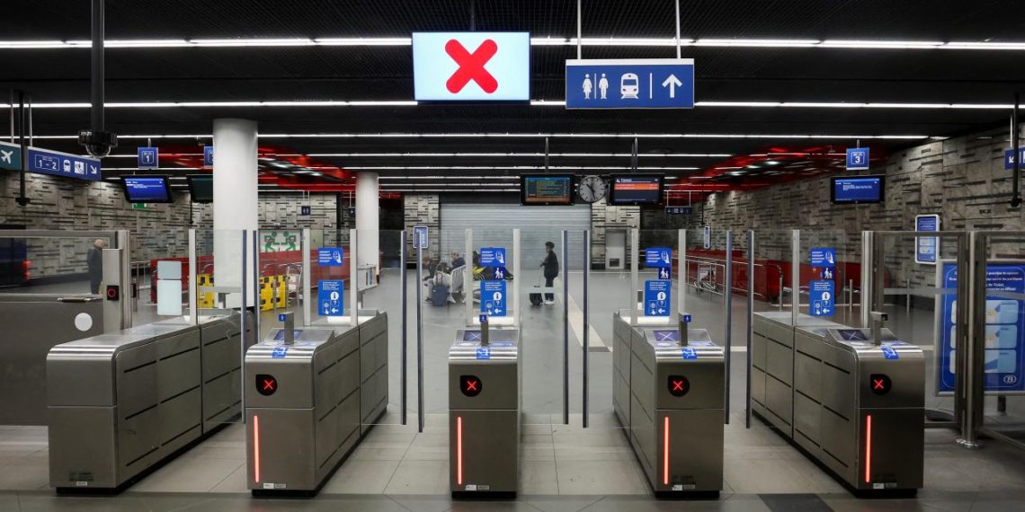 Charleroi Havalimanı’nda hava trafik kontrolörleri gece saatlerinde greve gidecek