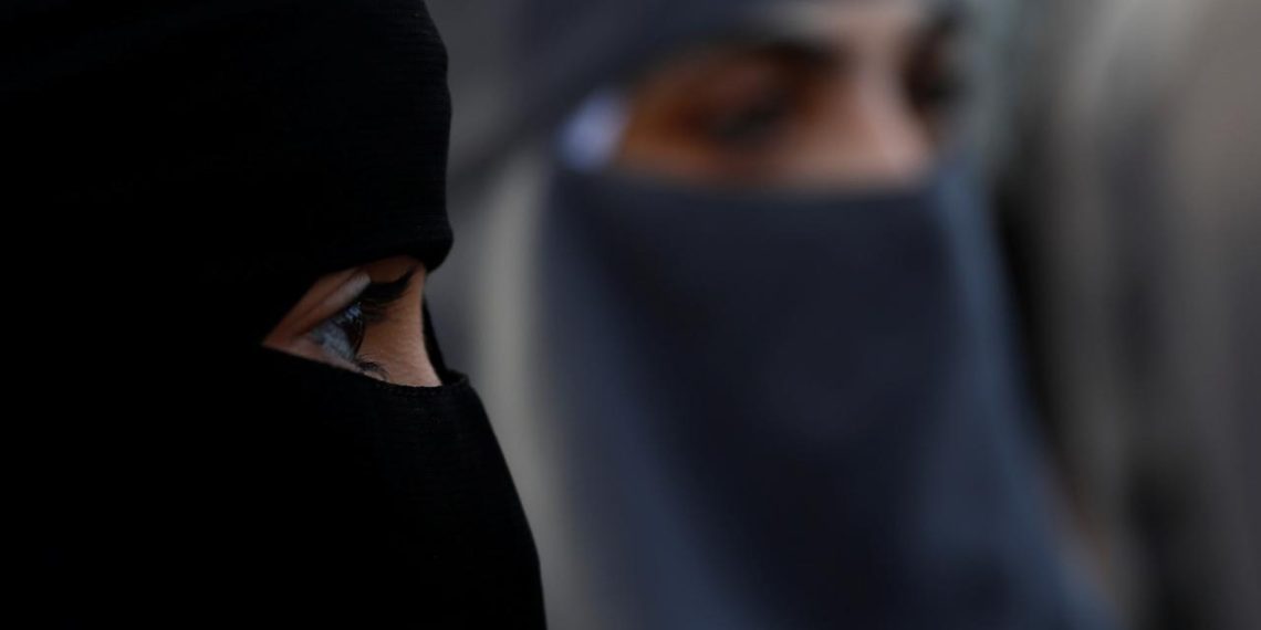 İtalya’da hükümet, yabancı öğrenci sayısını sınırlayan ve burka yasağı getiren düzenlemeyi onayladı