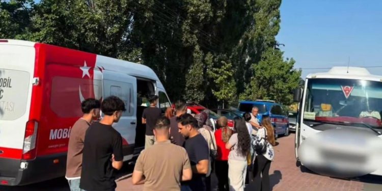 Yurt genelindeki denetimlerde 230 düzensiz göçmen yakalandı