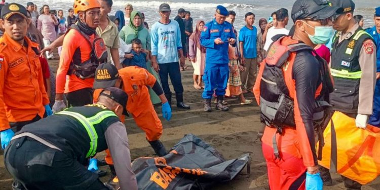 Endonezya’da 13 Eylül’de alabora olan feribottaki 52 kişinin cesedine ulaşıldı