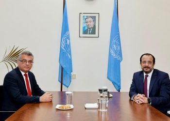 KKTC Cumhurbaşkanı Erhürman ile GKRY lideri Hristodulidis arasındaki görüşme ara bölgede başladı