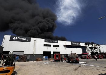Mersin’de fabrika yangını