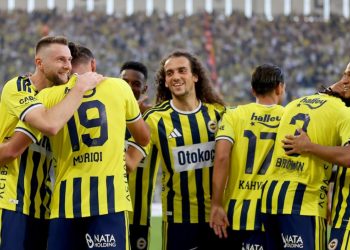 Fenerbahçe evinde gol oldu yağdı