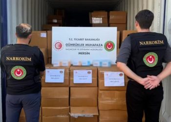 Mersin’de reçetesiz satılması yasak olan 1,7 ton ilaç ele geçirildi