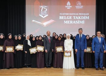 ’75 Günde Hafızlık Programı’nı tamamlayan 40 öğrenciye hafızlık belgeleri verildi