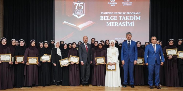 ’75 Günde Hafızlık Programı’nı tamamlayan 40 öğrenciye hafızlık belgeleri verildi
