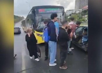 İETT otobüsü ile otomobilin çarpışması sonucu 3 kişi yaralandı