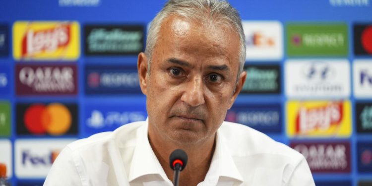 Fenerbahçe Teknik Direktörü İsmail Kartal istifa etti