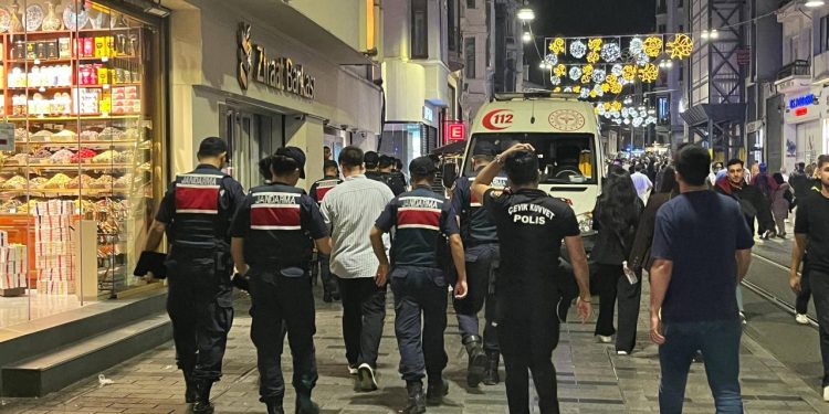 İstanbul’da “Ailem Güvende” operasyonu: 20 tutuklama