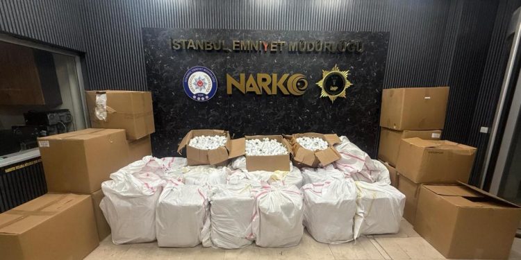 İstanbul’da yapılan operasyonlarda 1,4 ton uyuşturucu ele geçirildi