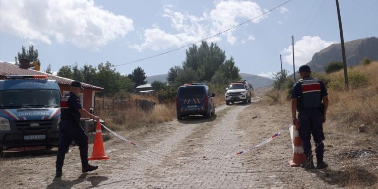 Sivas’ta kaybolan 11 aylık bebeği arama çalışmaları sürüyor