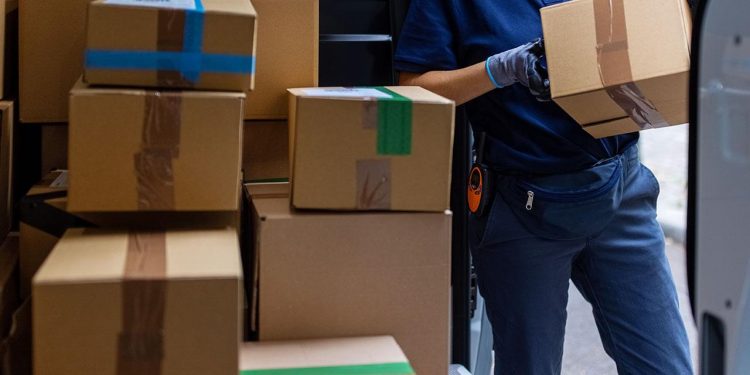 Kargo ve koli gönderileri yılın ilk yarısında 728 milyonu geçti
