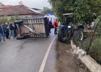 Balıkesir’de traktör römorku devrildi: 23 yaralı