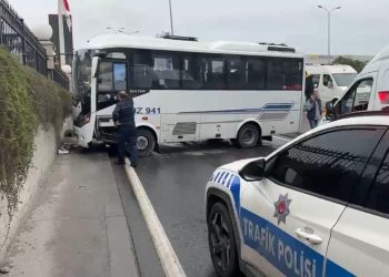 Kaza nedeniyle D-100 karayolu trafiğe kapandı: 11 yaralı