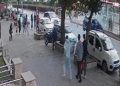 Otomobil tramvay durağına girdi: O anlar kamerada