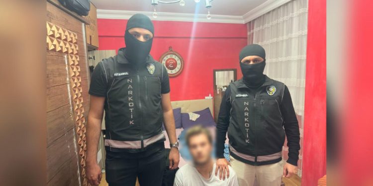 Kırmızı bültenle aranan şüpheli İstanbul’da yakalandı