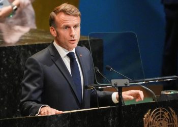 Macron’dan çocukları korumak için yapay zeka modellerinin incelenmesi çağrısı